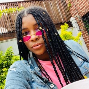 Meet your Posher, Layla